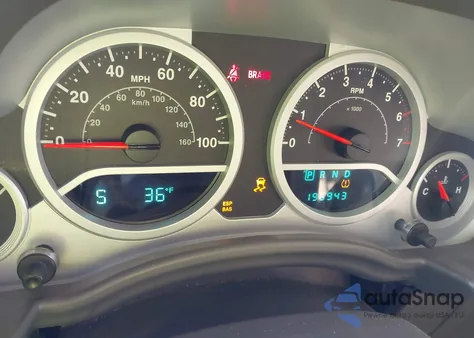 2010 Jeep Wrangler Unlimited Sport z USA, uszkodzony, nr VIN 1J4BA3H18AL204205